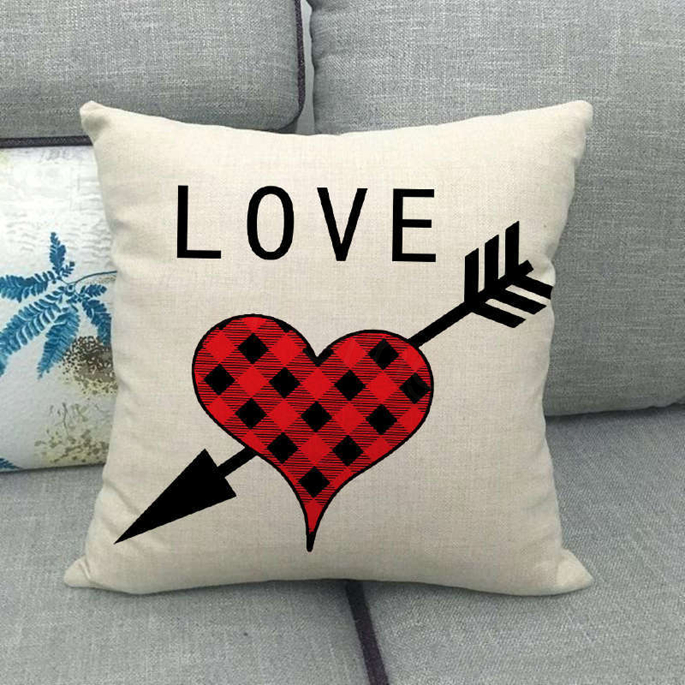 Наволочка буква. Наволочки буквы. Красная подушка Love. Love Home подушка. Подушка с днем свадьбы.